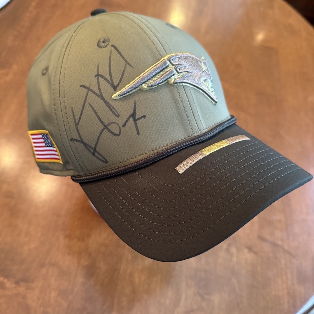 New Era New England Patriots Salute To Service 39Thirty Signed By Vince Wilfork‎